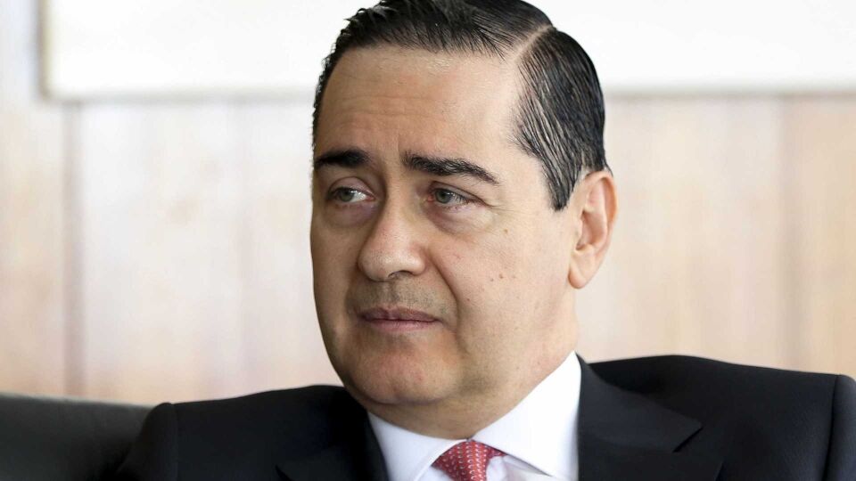 Presidente do Tribunal da Lava Jato decide manter Lula preso