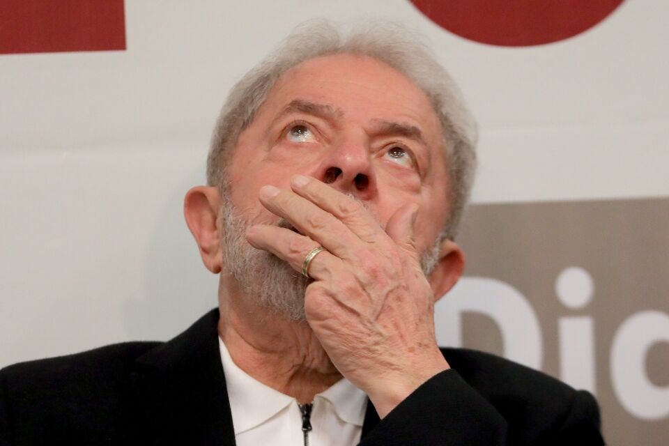 A guerrilha e a contra-guerrilha no domingo de escaramuças em torno de Lula