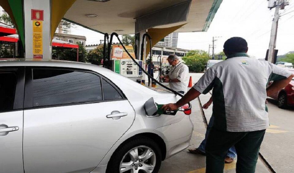 Petrobras aumenta preço da gasolina nesta quinta