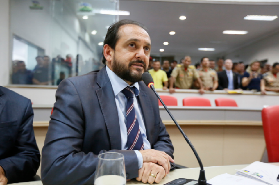 Justiça suspende processo em que Laerte é acusado pelo Ministério Público