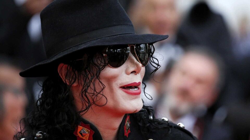 Médico diz que Michael Jackson foi castrado pelo pai