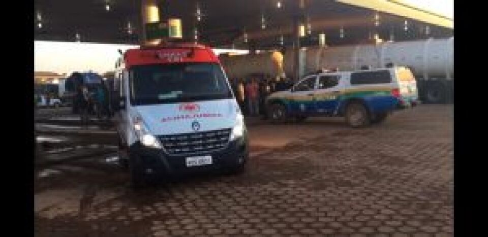 Homem sofre tentativa de homicídio em posto de combustível