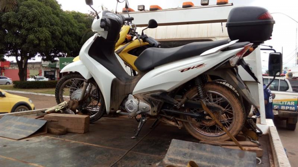 PRF apreende motocicleta roubada na BR-364, em Porto Velho