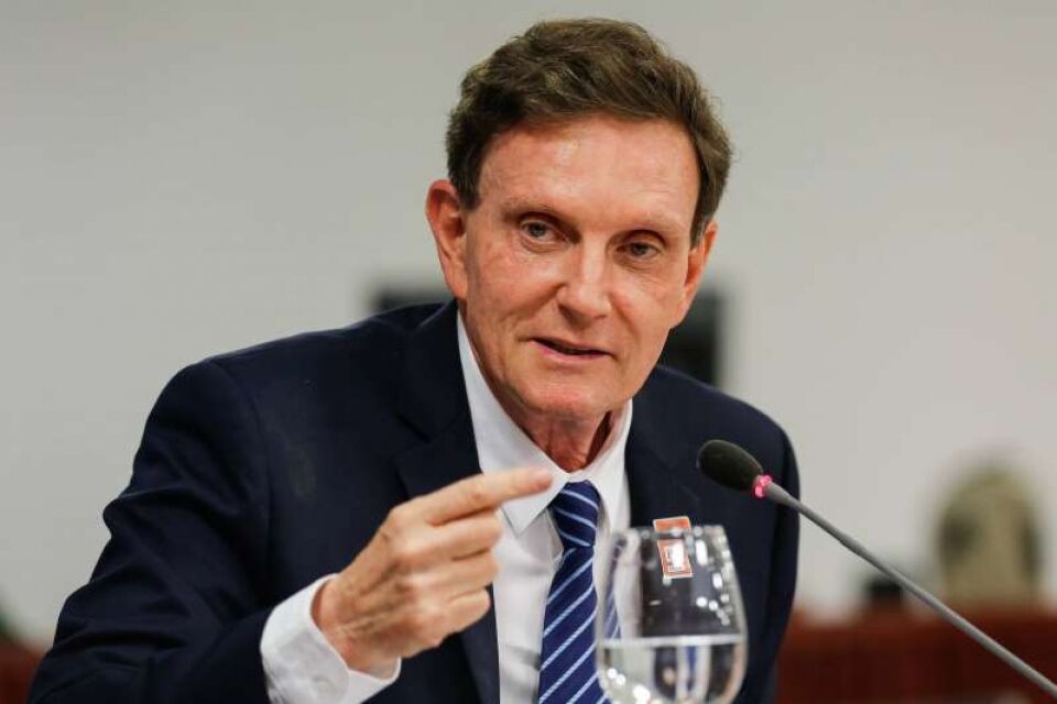 Justiça do RJ proíbe Marcelo Crivella de beneficiar igrejas evangélicas
