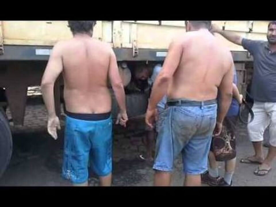 Jovem é surrado após roubar caminhoneiro