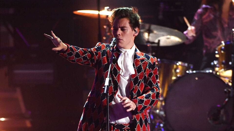 Harry Styles ajuda fã a contar à mãe que é lésbica