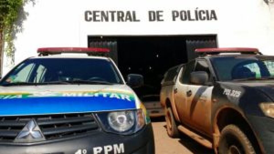 Jovem é estuprada por namorado e amigo adolescente