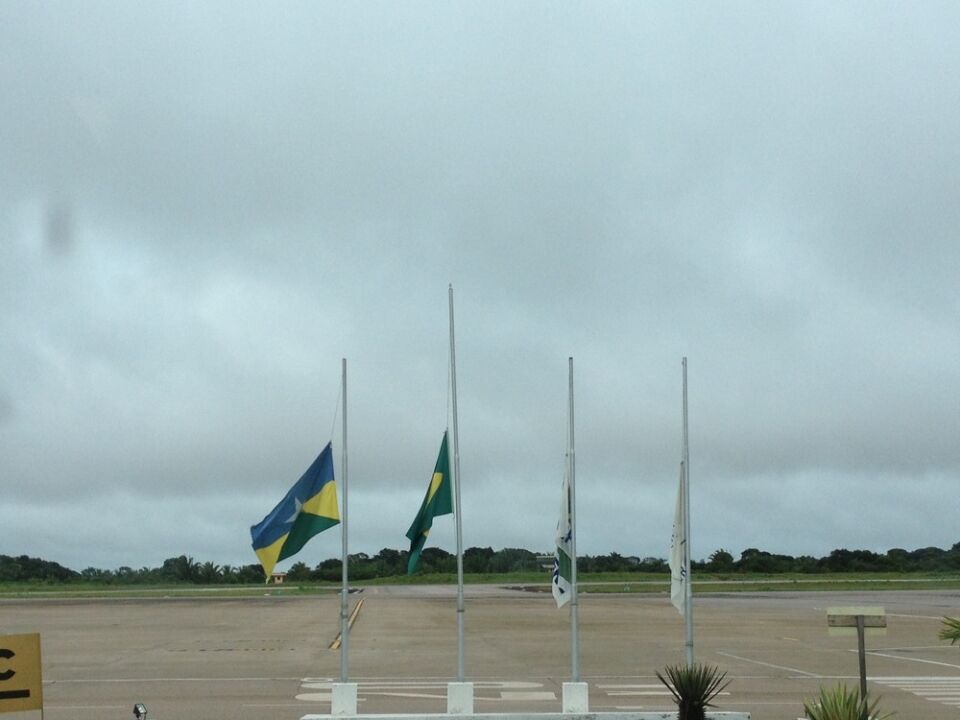 Cancelamento de voo causa revolta de passageiros no aeroporto de Porto Velho