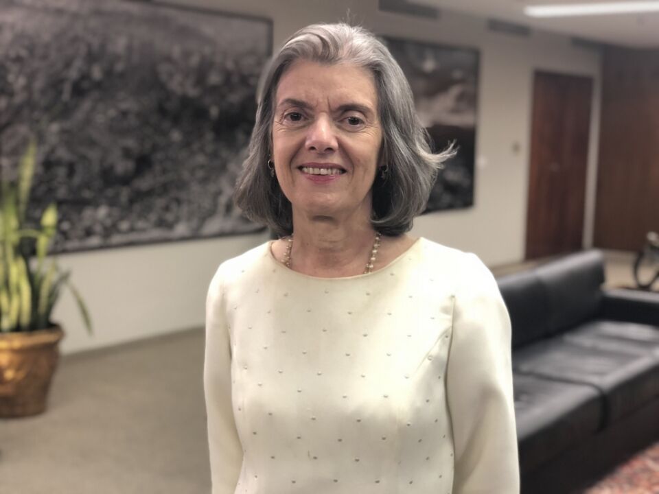 Cármen Lúcia no Planalto desapropria 11 imóveis para tribunais