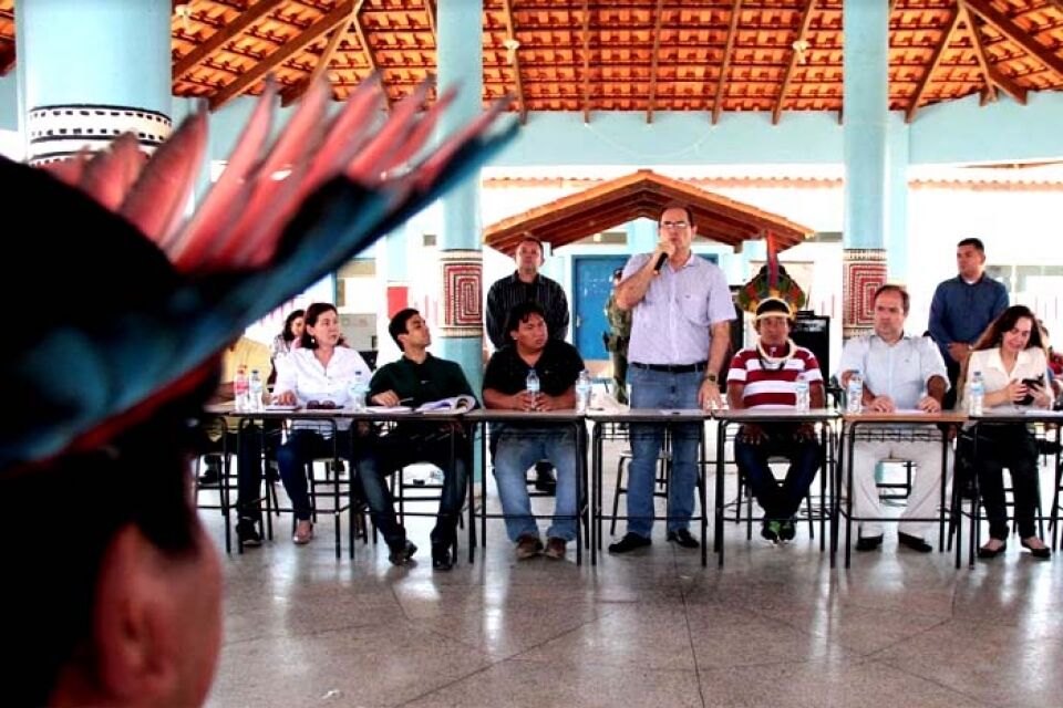 Povo indígena Karitiana recebe visita do governador de Rondônia