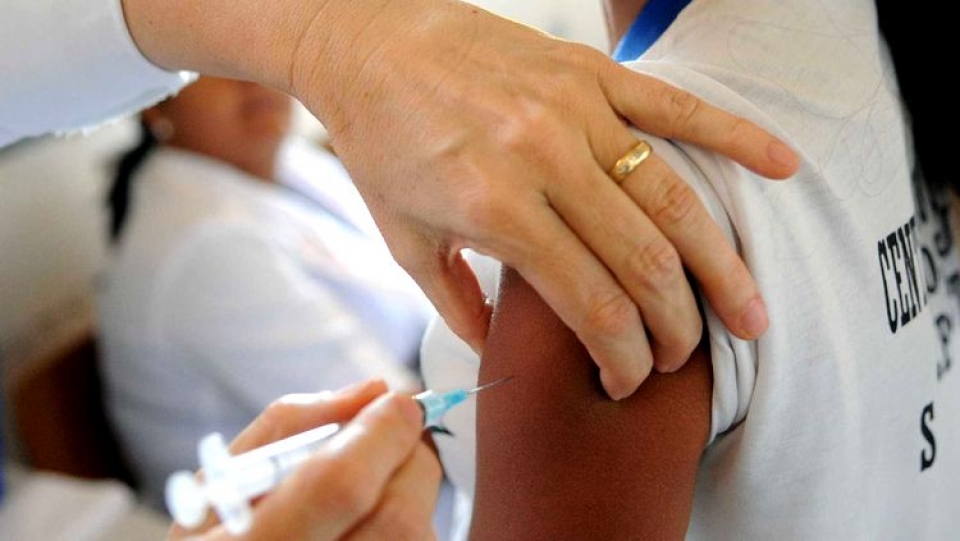 Postos abrem para vacinar contra pólio e sarampo neste sábado