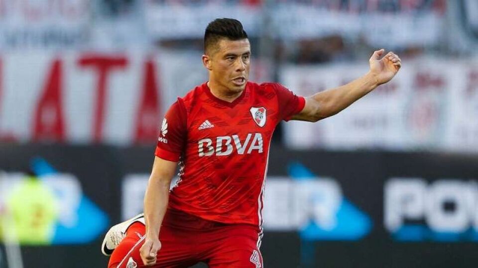 Jornal argentino diz que River Plate pode negociar lateral com o São Paulo para abater dívida por Pratto