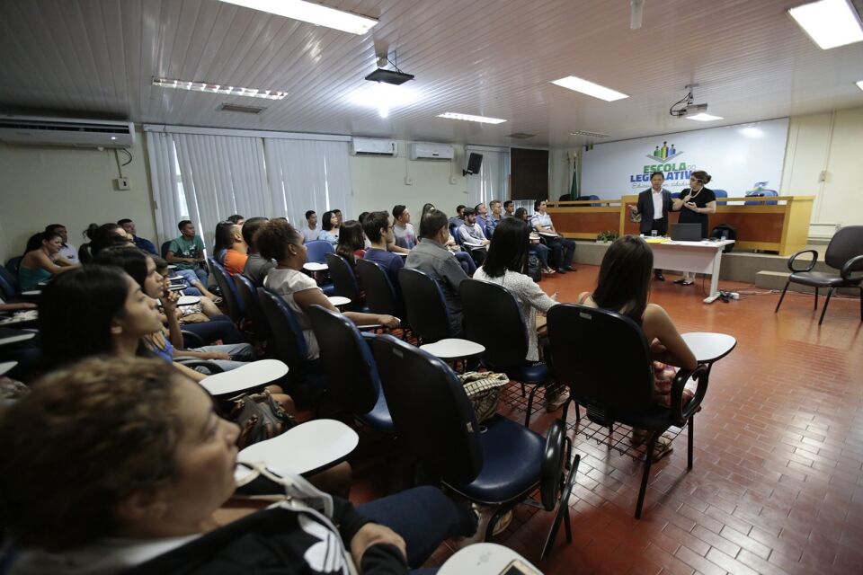 Mais quatro cursos iniciam na Escola do Legislativo