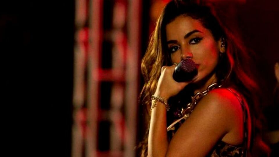 Anitta é acusada por Associação Rural de Rondônia de discriminar cadeirantes e de fugir encapuzada após show
