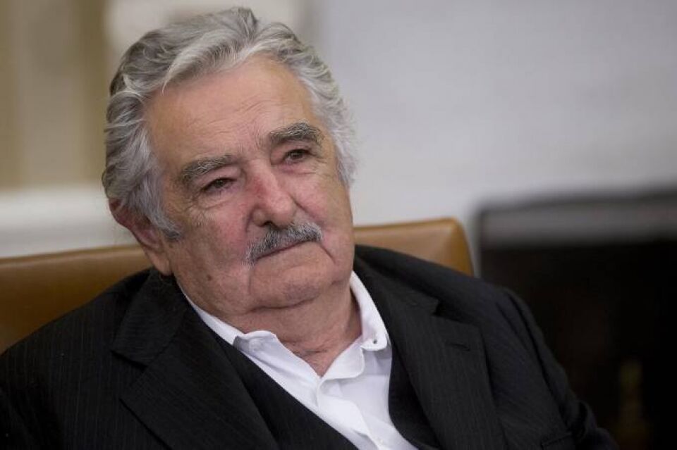 Pepe Mujica renuncia ao Senado do Uruguai