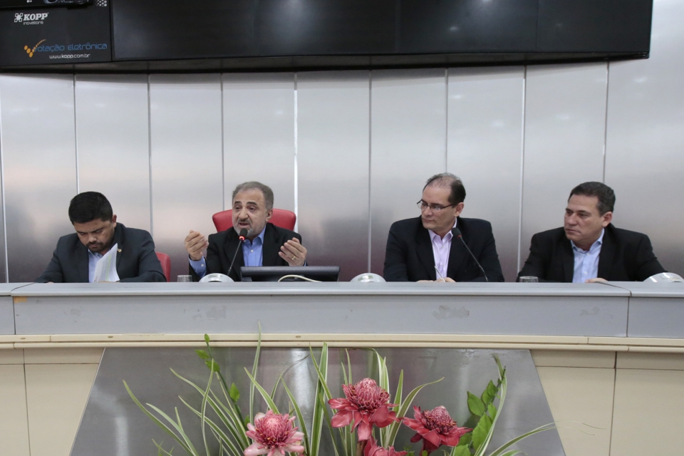 Daniel explica dívida do Beron para comissão da ALE