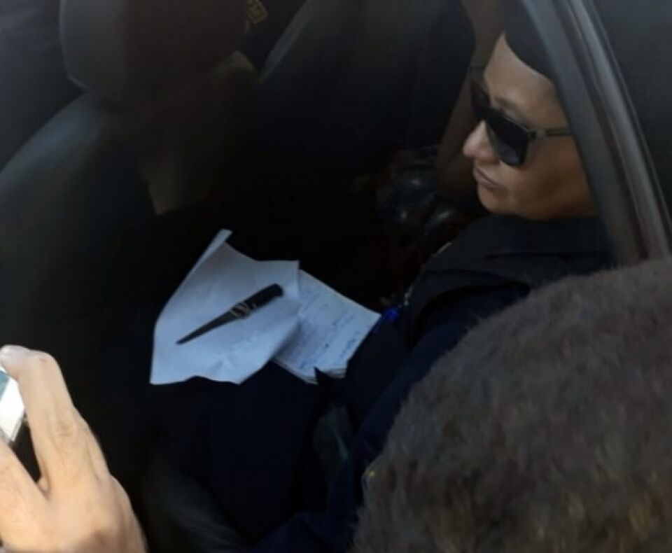 Adolescente enciumada ataca estudante a facada na frente da escola