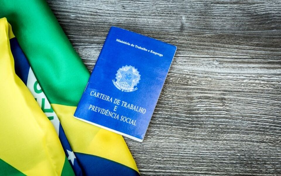 Número de pessoas que desistiram de procurar emprego bate recorde