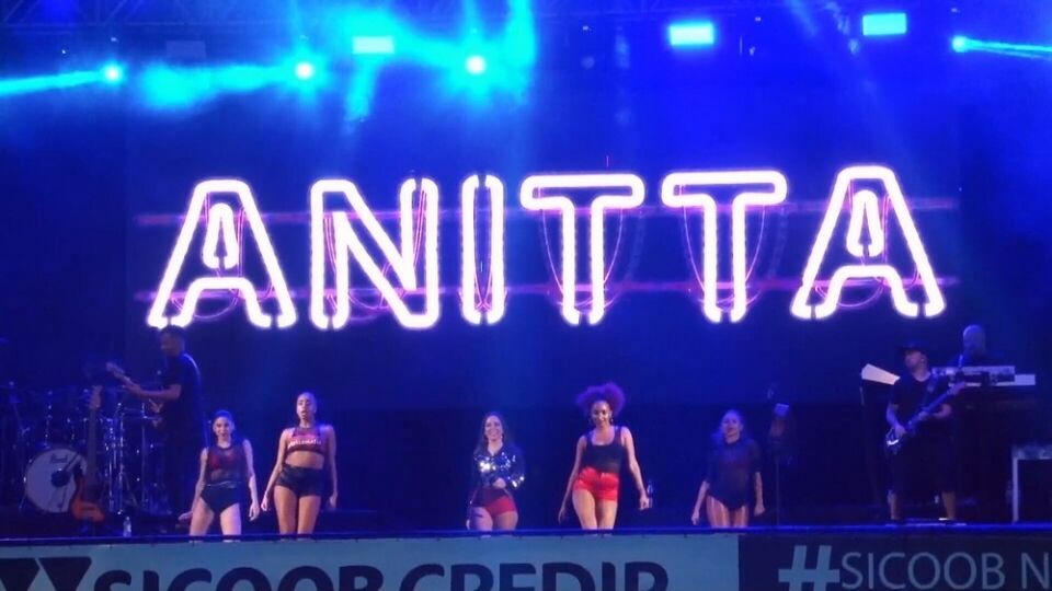 Anitta rebate nota de repúdio sobre show em Cacoal e diz ter cumprido toda programação em RO