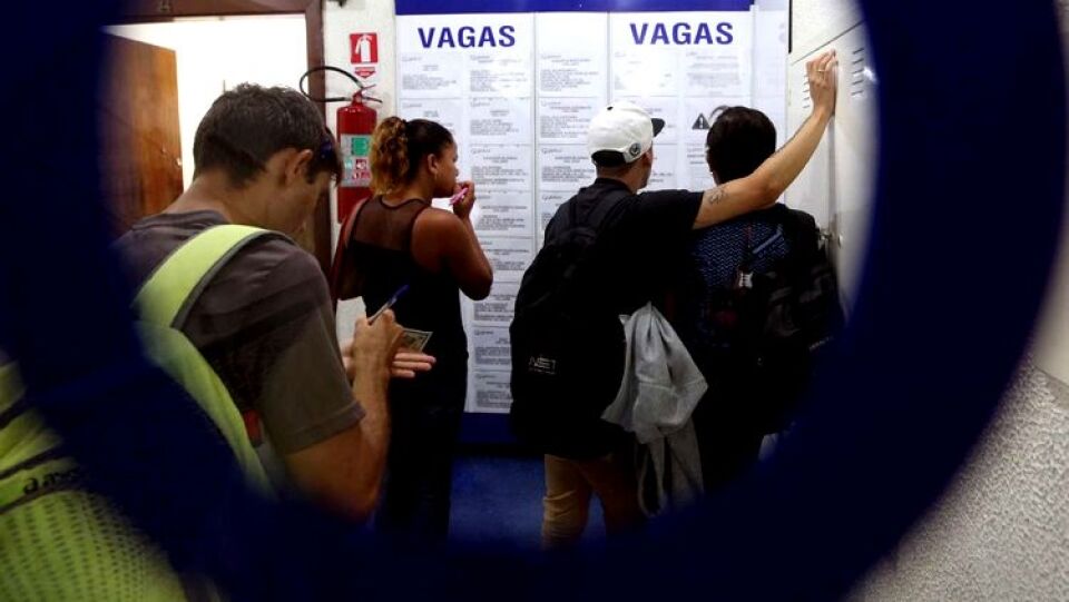 Desemprego entre branco é de 9,9%; entre negro, 15%; e pardo, 14,4%