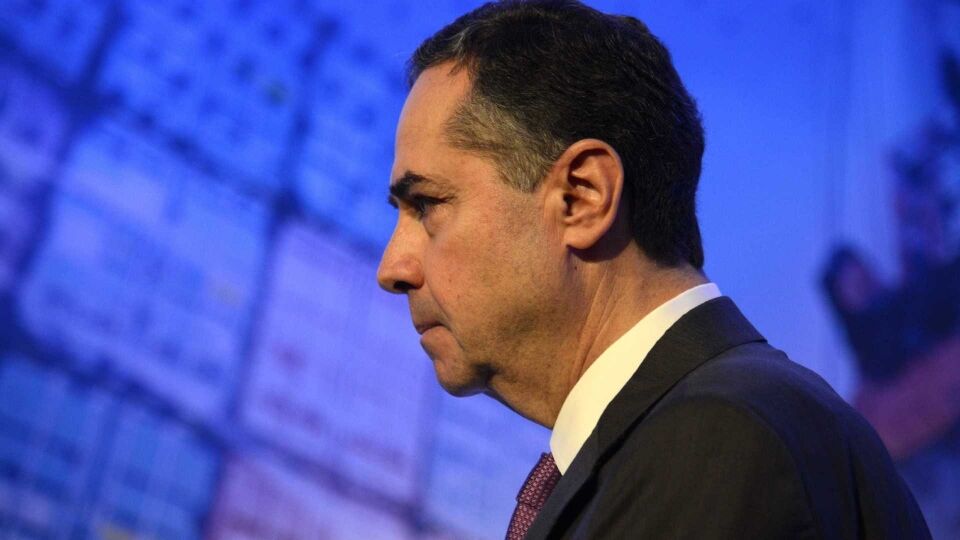 Weber mantém com Barroso relatoria de registro da candidatura de Lula