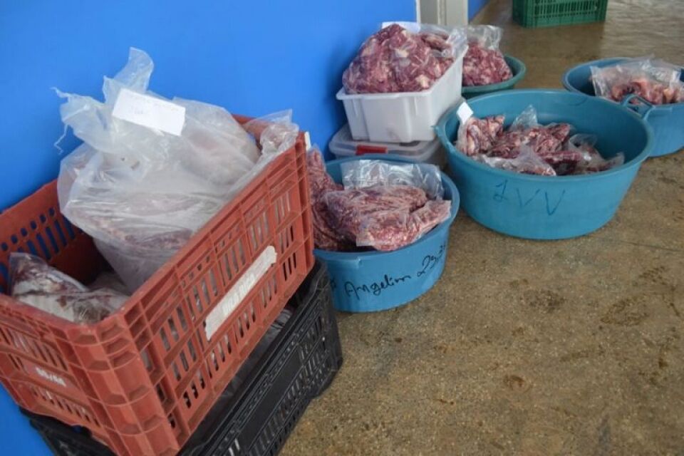 Carne para merenda escolar é apreendida por irregularidades em Colorado do Oeste, RO