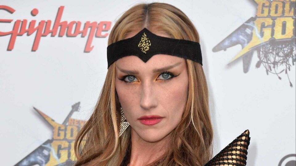 Vocalista da banda heavy metal Huntress morre aos 42 anos