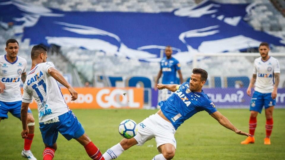 Cruzeiro sai atrás, mas consegue empate contra o Bahia no Mineirão