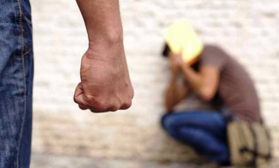 Dupla invade residência e espanca homossexual em condomínio da capital