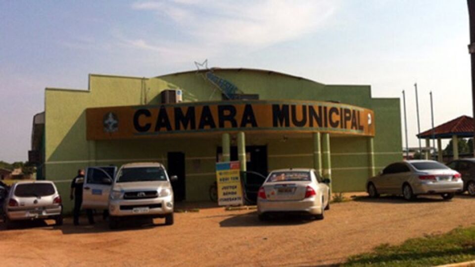 Vereadores de Candeias do Jamari reajustam auxílio alimentação para servidores