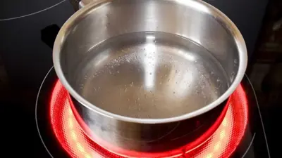 Aprenda a tirar manchas de panela inox