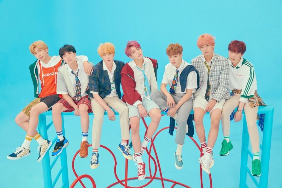 BTS lança álbum 'Love Yourself: Answer' e clipe de 'Idol'; ASSISTA