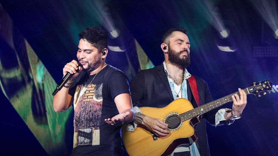 Jorge e Mateus discutem no palco durante show; assista