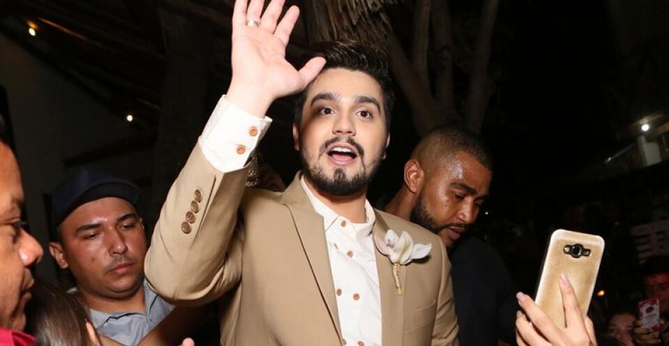 Luan Santana nega namoro de fachada e se declara: Mulher da minha vida