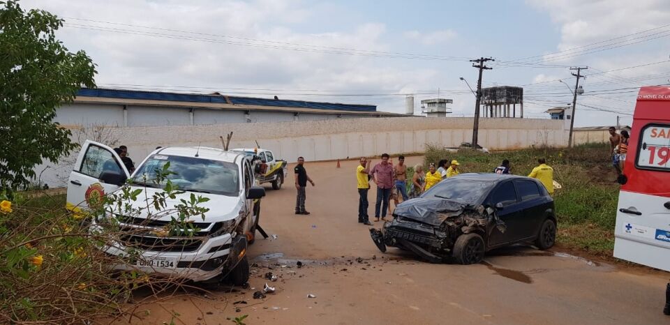 Motorista fica ferido em grave acidente na Estrada da Penal