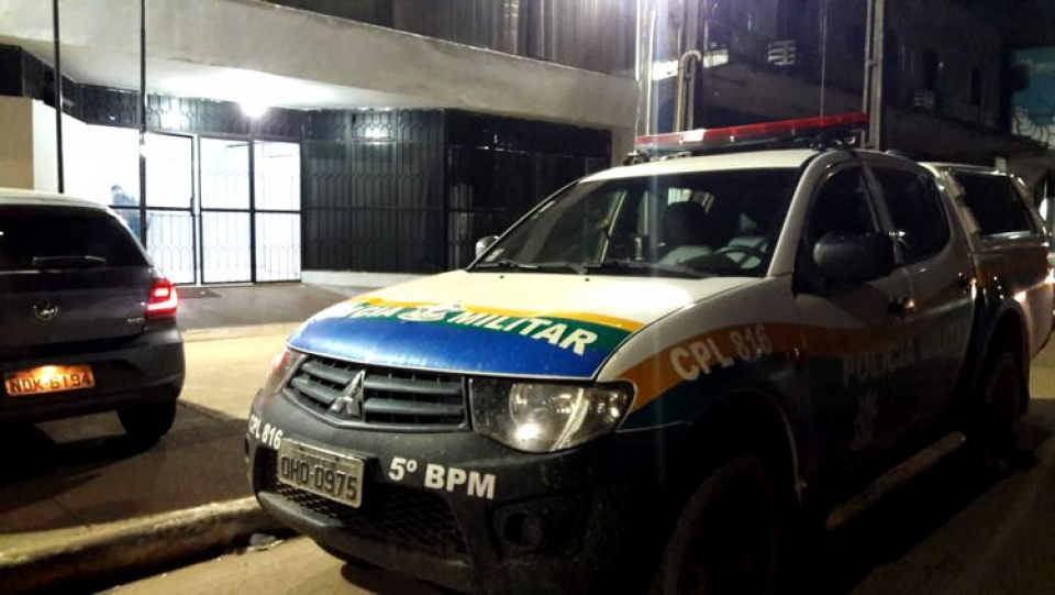 Quadrilha barbariza família durante roubo a residência e apenado é preso após fuga