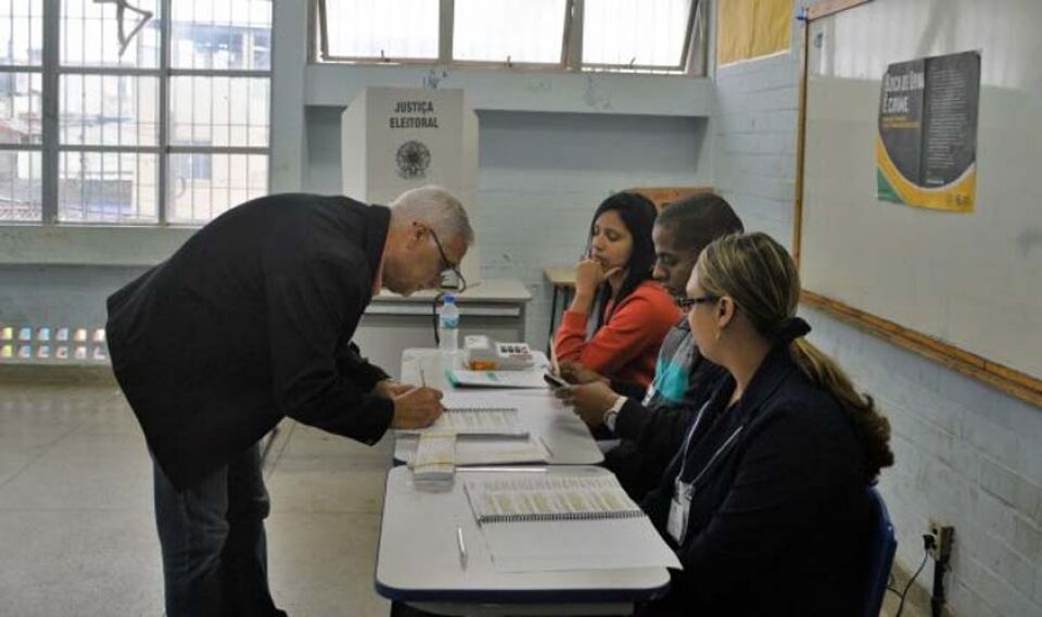 Servidor público convocado para ser mesário pode ser suspenso do trabalho