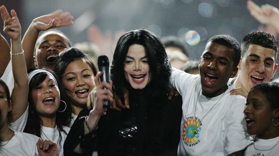 Cabeleireiro de Michael Jackson nas redes sociais: 'Ele está voltando'