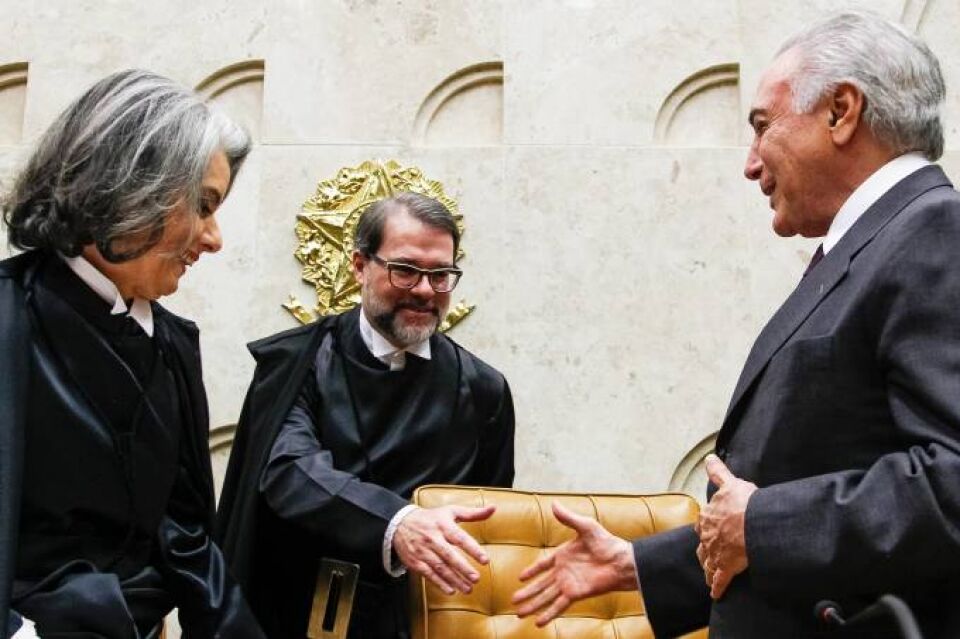 Temer e STF acertam reajuste de 16,3% nos salários dos ministros da Corte