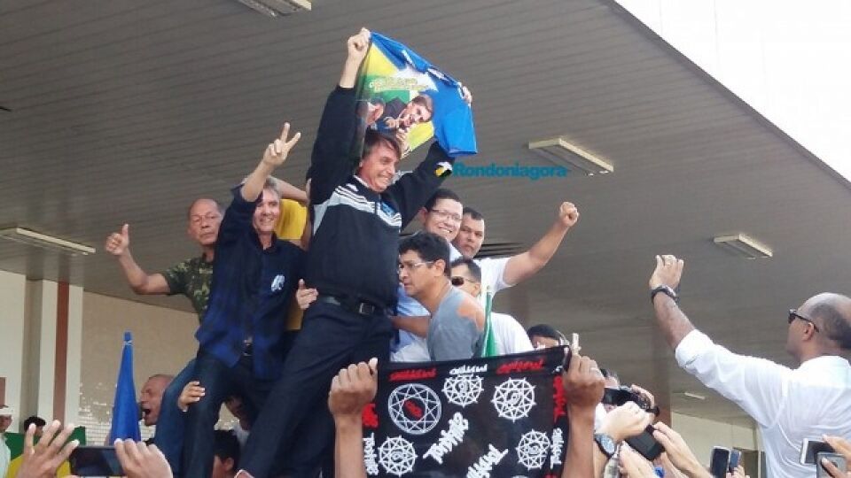 Bolsonaro reúne milhares de pessoas em Porto Velho