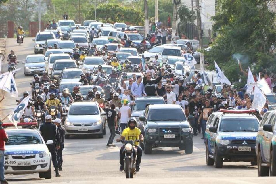 Chegada de Bolsonaro causa tumulto em Porto Velho