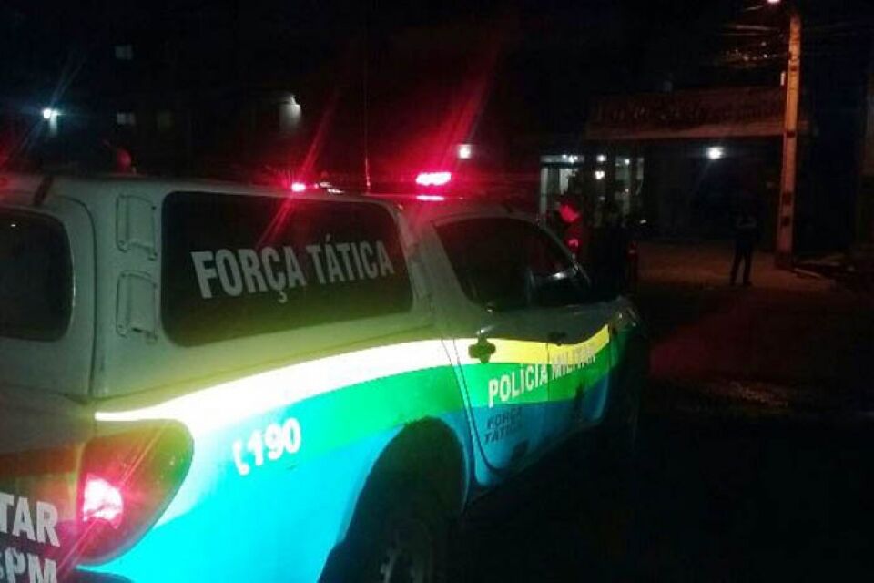 Homem é assassinado com tiros e pauladas em Porto Velho