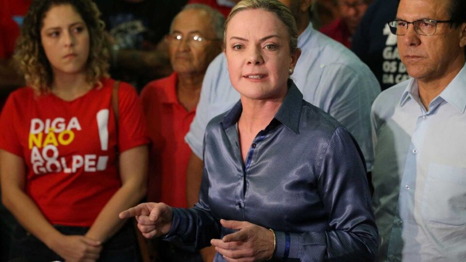 Após ataque a Bolsonaro, Gleisi diz que ‘nada se resolve na violência’