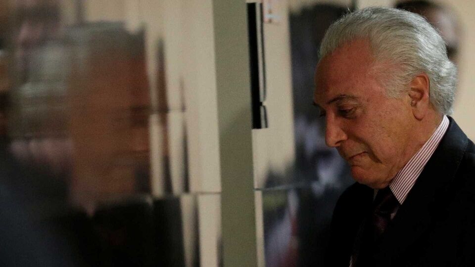 Planalto é informado que ferimento de Bolsonaro não é superficial