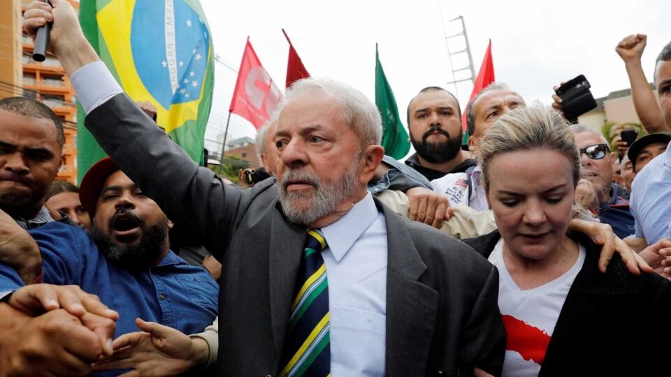 Lula entra com recurso no STF para viabilizar candidatura ao Planalto
