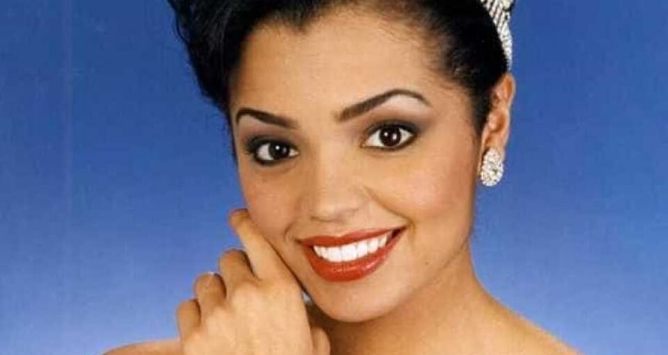 Miss Universo 1995, Chelsi Smith morre aos 45 anos