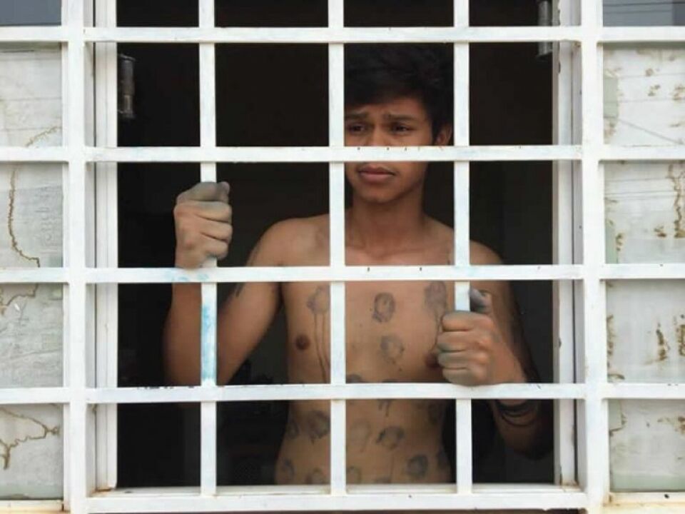 Jovem indígena escreve e interpreta peça que faz alerta sobre suicídio