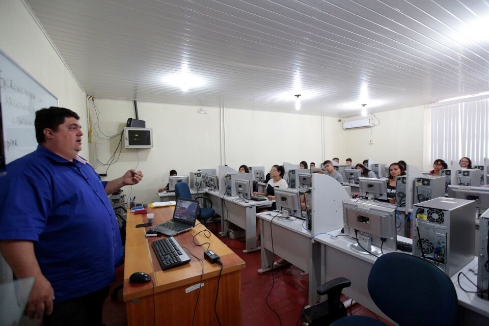 Nove cursos iniciam nesta segunda-feira na Escola do Legislativo