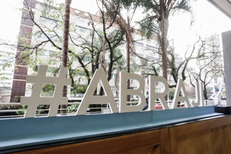 Abraji lança plataforma para encontrar processos com nomes de políticos