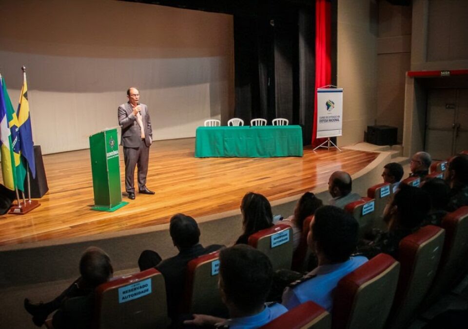 Meio ambiente e atuação das Forças Armadas na imigração dão sequência ao Curso de Defesa Nacional